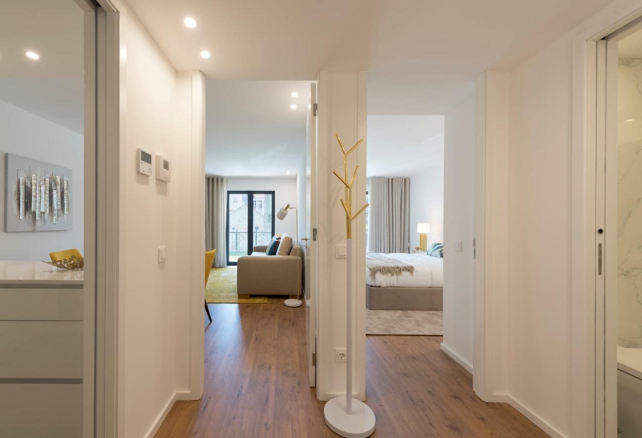 Lovelystay - Downtown Balcony Apartment With Free Parking Porto Ngoại thất bức ảnh