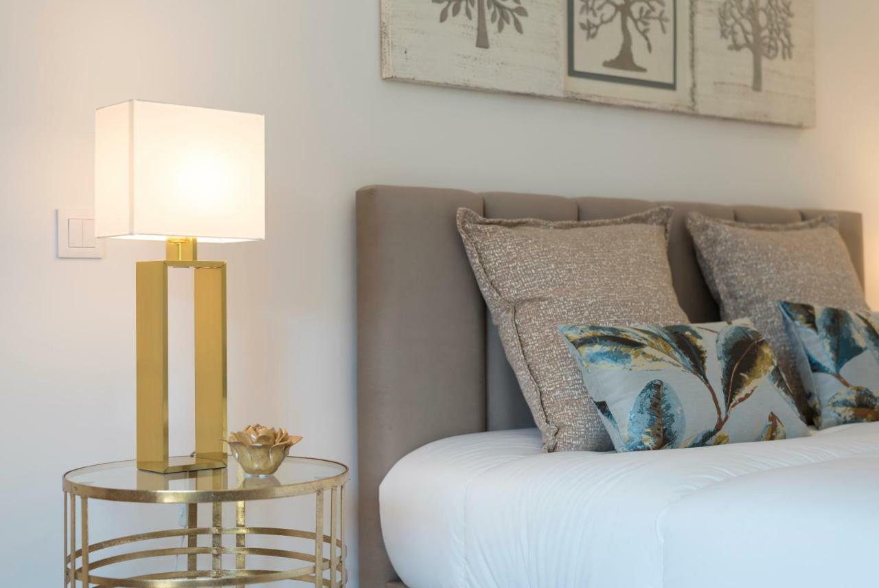 Lovelystay - Downtown Balcony Apartment With Free Parking Porto Ngoại thất bức ảnh